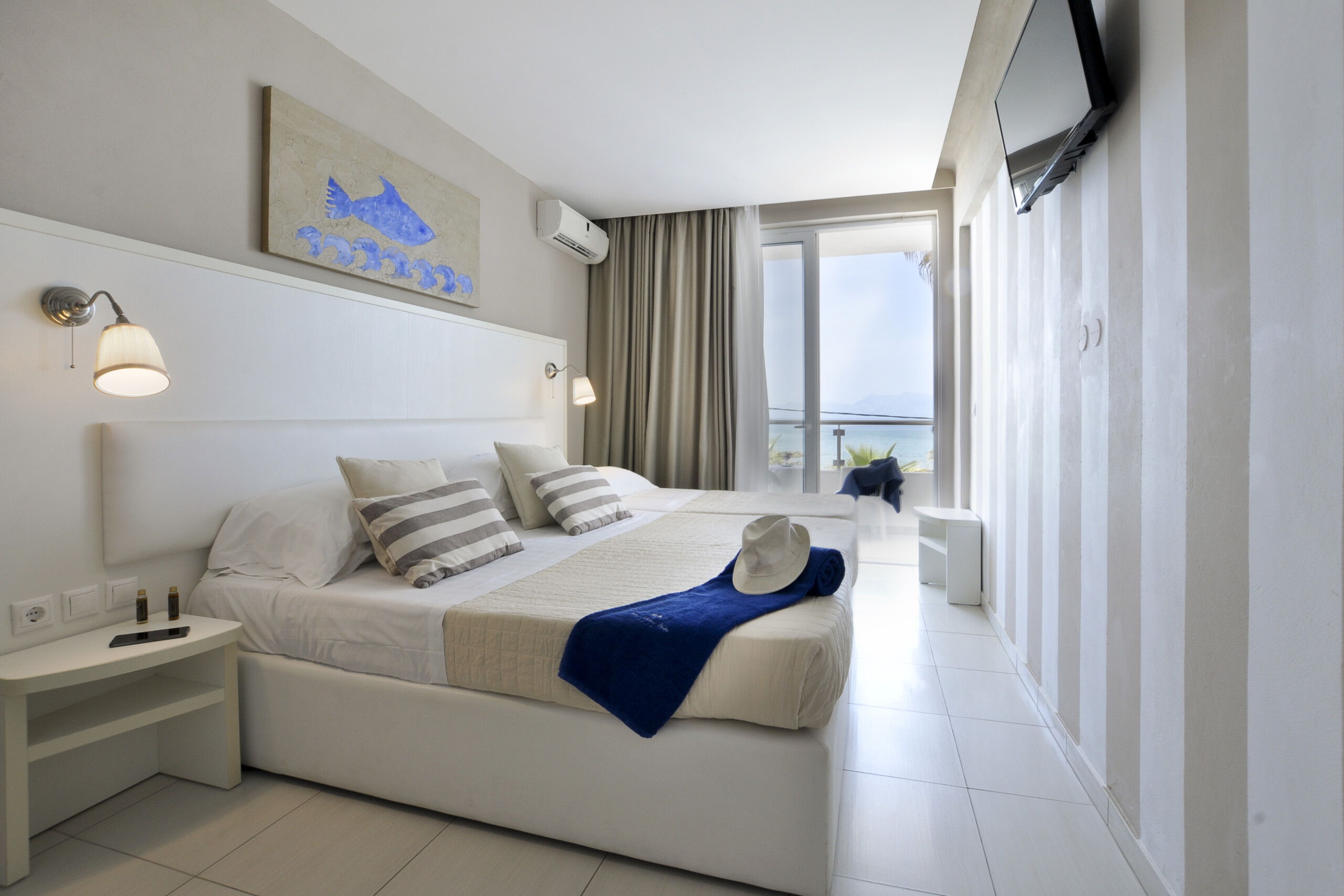 Triple Room with Front Sea View